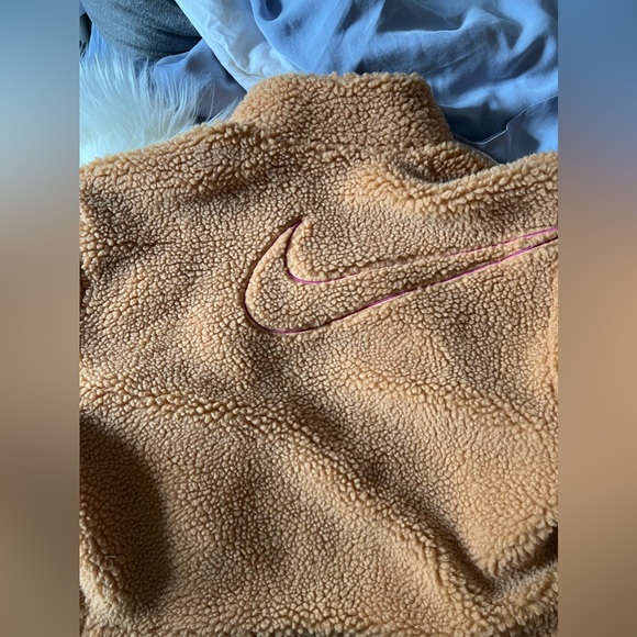 Nike sportswear oversized teddy Sherpa tan and pink jacket! - Picture 9 of 16